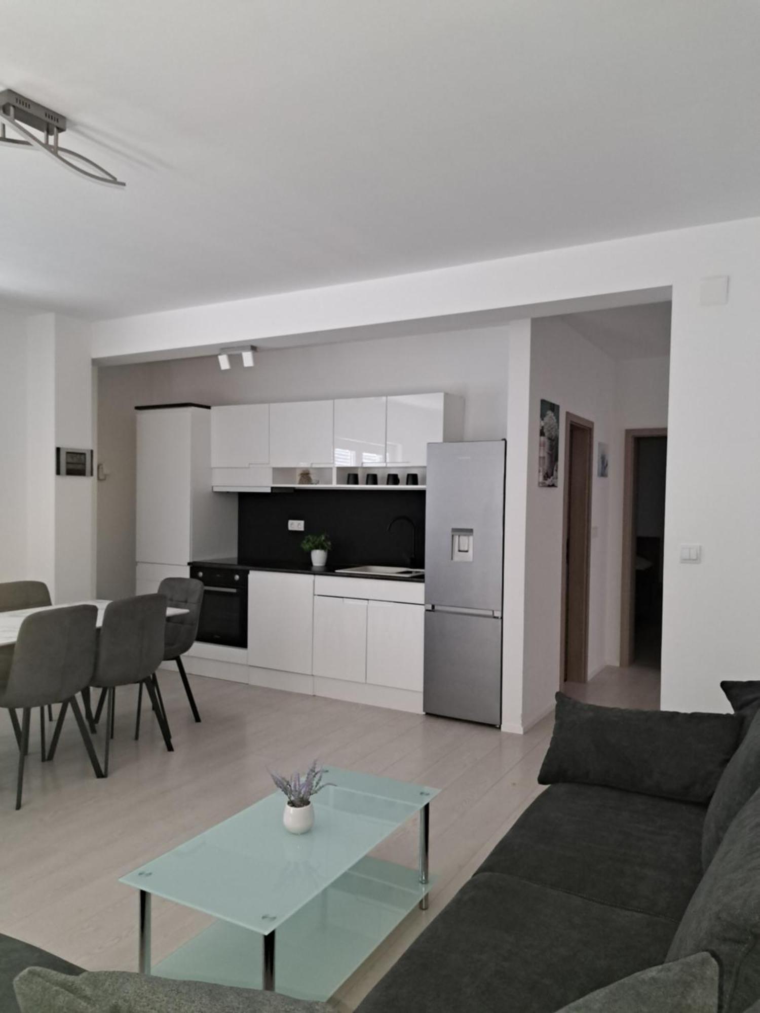 Navis Apartment Супетарска Драга Екстериор снимка