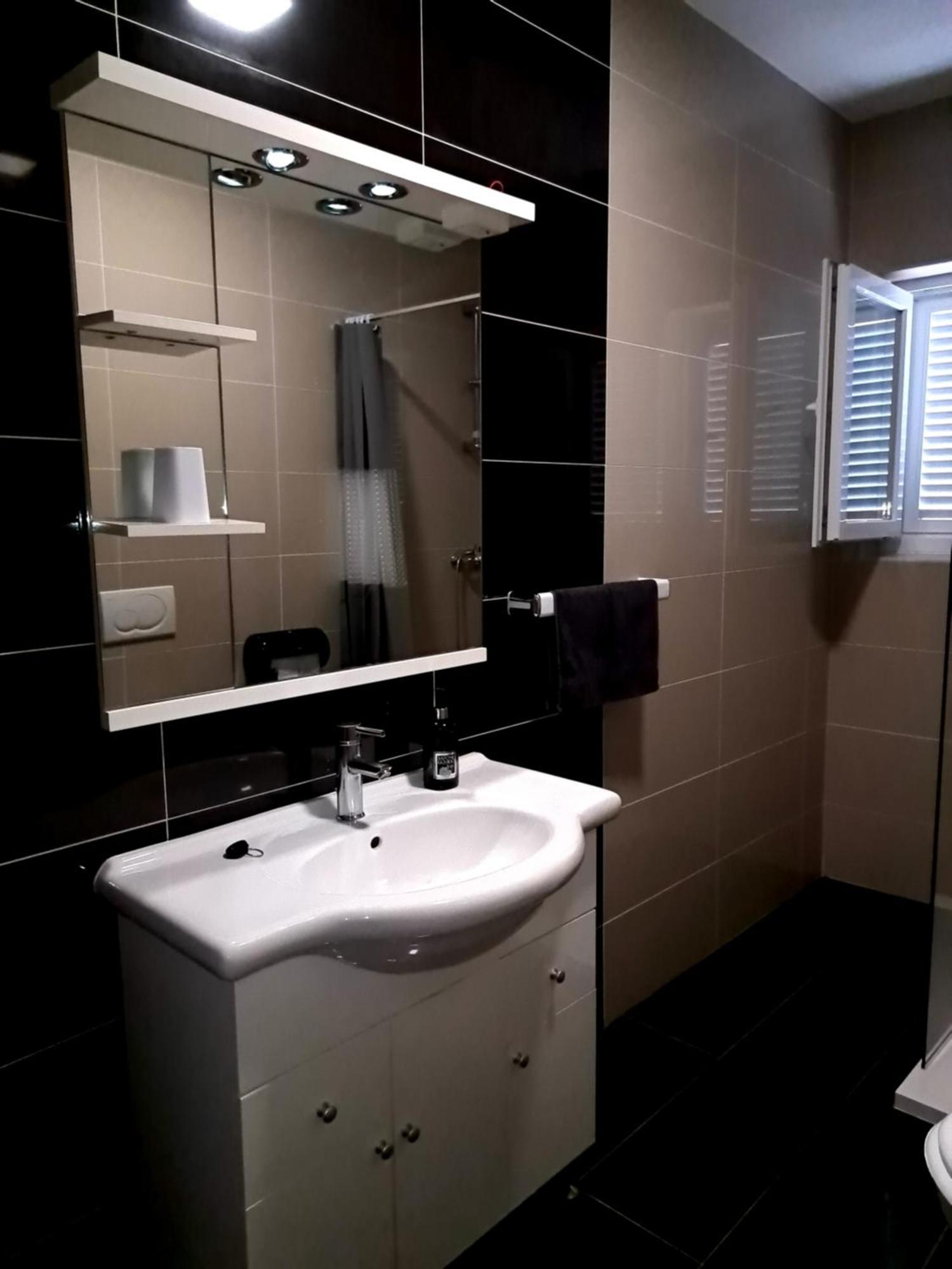 Navis Apartment Супетарска Драга Екстериор снимка